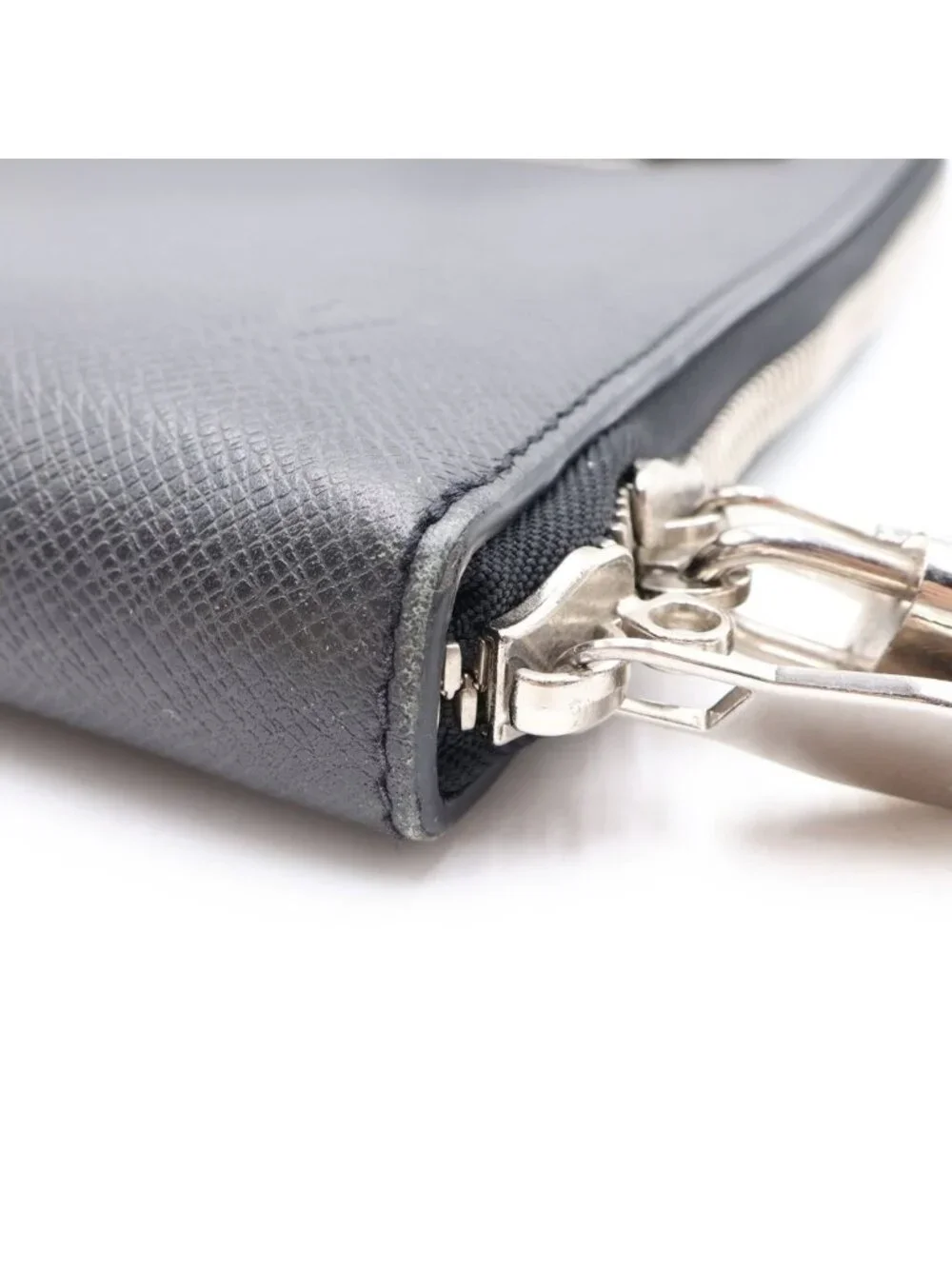 Louis Vuitton Taiga Porte Documents Slim Handbag Business Bag Black Leather